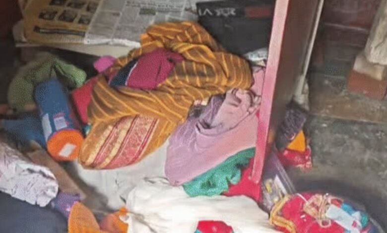 औरंगाबाद में चोरी से पहले कुत्ते के मुंह पर चिपकाया टेप, लाखों के जेवर और नकदी लेकर भागे चोर