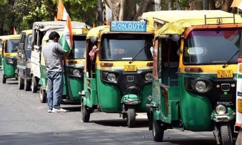 दिल्ली में CNG महंगी, टैक्सी चालकों का बढ़ा गुस्सा; 3 सितंबर को बड़े प्रदर्शन का ऐलान