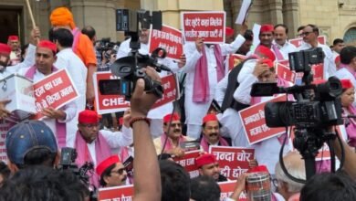 यूपी विधानसभा के मानसून सत्र से पहले सपा का जोरदार प्रदर्शन, राम मंदिर और नीट मुद्दे पर सरकार को घेरा