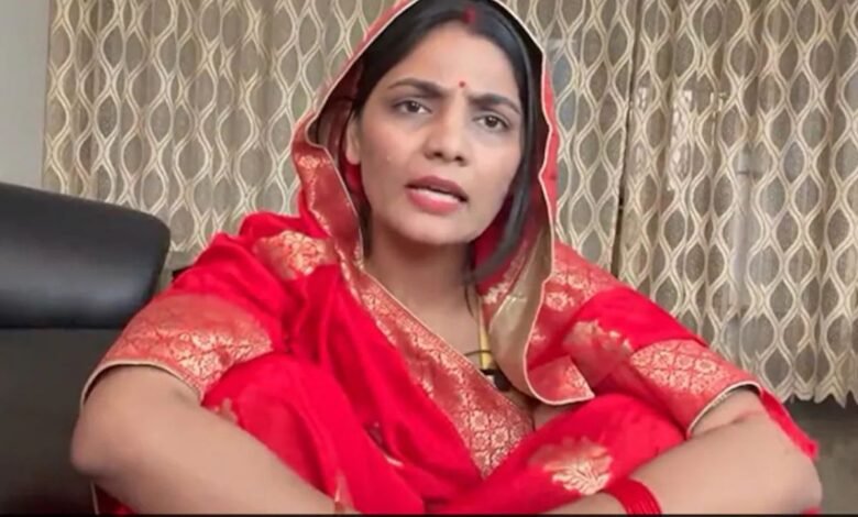 नेहा सिंह राठौर के खिलाफ छत्तीसगढ़ में FIR, BJP नेताओं पर पोस्ट को लेकर फिर विवादों में भोजपुरी गायिका