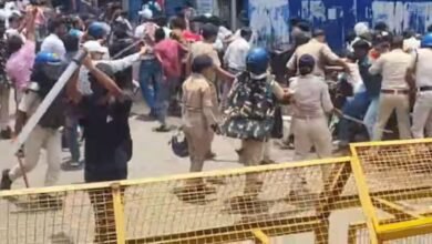 पटना में रिजल्ट गड़बड़ी को लेकर छात्रों का हंगामा, पुलिसकर्मियों से मारपीट के बाद AKU कैंपस में तनाव बढ़ा