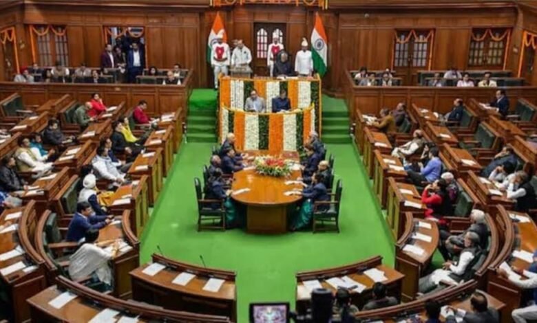 दिल्ली विधानसभा में हंगामा, AAP के 6 विधायक मार्शल आउट; CAG रिपोर्ट और बिलों पर भी होगी चर्चा