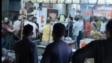 महाकाल मंदिर के गेट नंबर एक के बाहर श्रद्धालुओं से मारपीट का आरोप, वायरल वीडियो ने मचाई सनसनी
