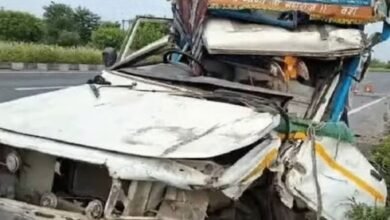 KMP एक्सप्रेसवे पर दर्दनाक हादसा, ट्रक से टकराई श्रद्धालुओं से भरी पिकअप; 6 महिलाओं की मौत