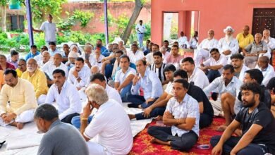 109 साल पुराने MLA स्कूल के भविष्य पर जाटोली में मंथन, भवन बचाने की उठी मांग