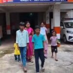 दो पत्नियों और चार बच्चों को छोड़ तीसरी महिला संग फरार हुआ राजू, दोनों पत्नियां पहुंचीं थाने