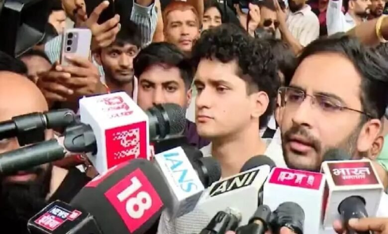 निशु आजाद के पिता पर हमले का मामला गरमाया, CJP के प्रदर्शन के बाद पुलिस ने दिया कार्रवाई का भरोसा