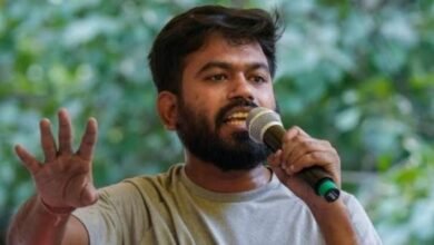 एफिल टावर विवाद में महिला कर्मचारियों को लेकर हंगामा, CJP संस्थापक ने धर्म के नाम पर नियंत्रण पर सवाल उठाए