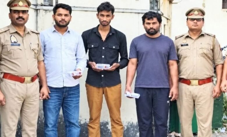 चंपारण सत्याग्रह एक्सप्रेस में यात्री की सोने की चेन चोरी, तीन कोच अटेंडेंट गिरफ्तार