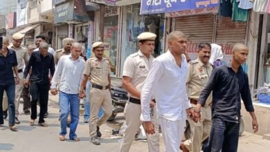 हिसार में 3 लाख की मंथली मांगने वाले पांच आरोपियों की पुलिस ने कराई परेड, घटनास्थल पर ले जाकर हुई निशानदेही