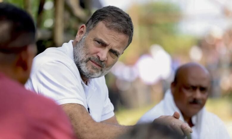 सुप्रीम कोर्ट ने राहुल गांधी को लगाई फटकार, कोर्ट परिसर में नारेबाजी पर जारी किया नोटिस