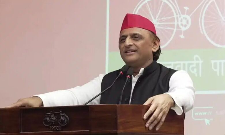 पहले अपनी टिकट पक्की कराएं… CM योगी के अयोध्या से चुनाव लड़ने के चैलेंज पर अखिलेश का पलटवार
