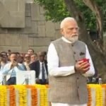 गांधी जयंती पर राजघाट पहुंचे PM मोदी और राष्ट्रपति मुर्मू, शास्त्री जी को भी विजय घाट पर किया नमन