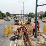 नारनौल-दादरी रोड पर 1.62 करोड़ से लग रही आधुनिक स्ट्रीट लाइटें, 3-4 दिन में पूरा होगा काम