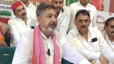 सपा सांसद वीरेंद्र सिंह का ओवैसी को ऑफर, बोले- PDA विचारधारा से जुड़ने वालों के लिए दरवाजे खुले