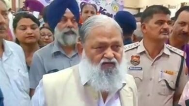 चुनाव आयोग के खिलाफ प्रदर्शन पर अनिल विज का हमला, बोले- सुप्रीम कोर्ट पर दबाव क्यों?