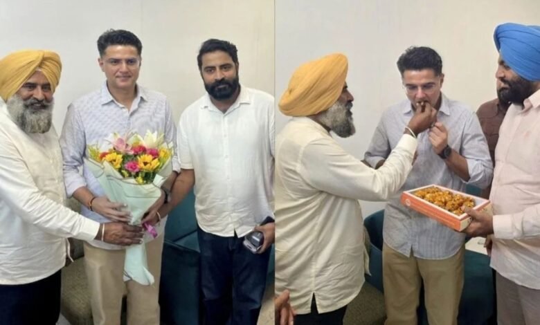 अमृतसर में परगट सिंह और सचिन पायलट ने टेका माथा, कार्यकर्ताओं ने पंजाब के लिए काम करने का लिया संकल्प