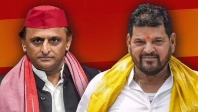 अखिलेश से पुराने रिश्तों पर बृजभूषण का बयान, यूपी चुनाव से पहले सियासी चर्चाएं तेज