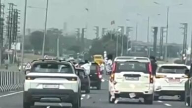 पलवल में स्टंटबाजी पर पुलिस का शिकंजा, 35 हजार का चालान और दो गाड़ियां जब्त